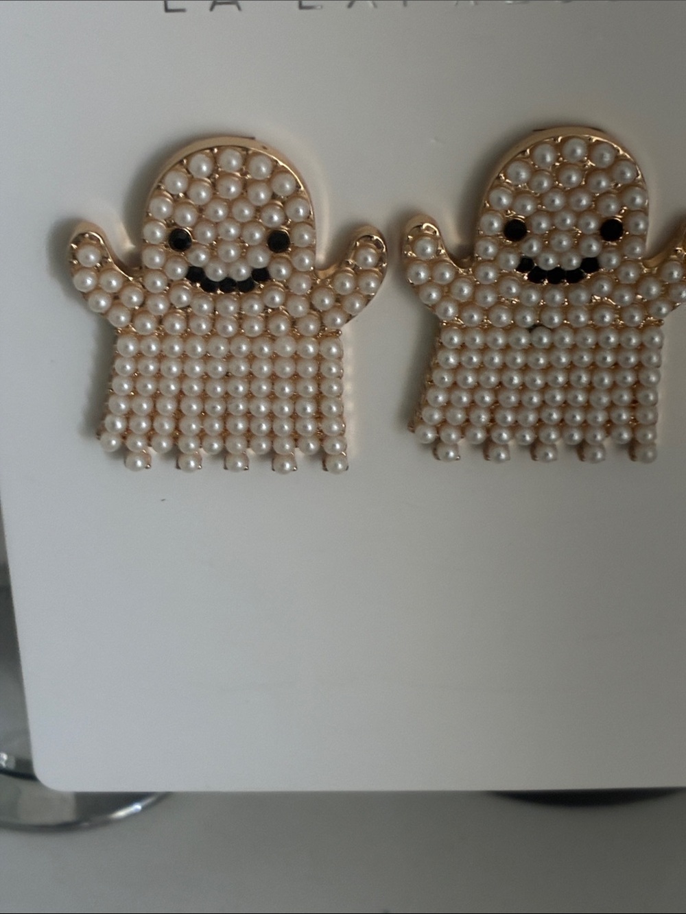 Elegant Pearl Ghost Fringe Earrings - Cream Pearl Smiley Design